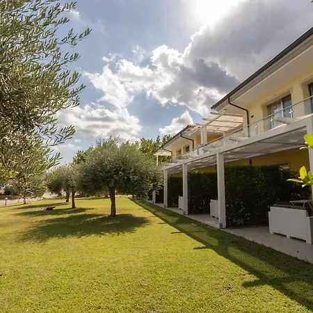 Hotel Baia Di Trainiti