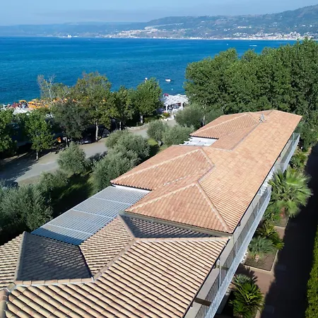 Hotel Baia Di Trainiti
