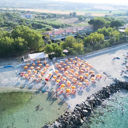 Hotel Baia Di Trainiti 3*