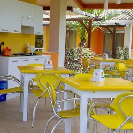 Hotel Baia Di Trainiti