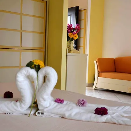 Hotel Baia Di Trainiti