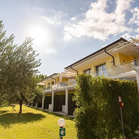 拜亚迪特拉尼缇酒店 酒店 3*