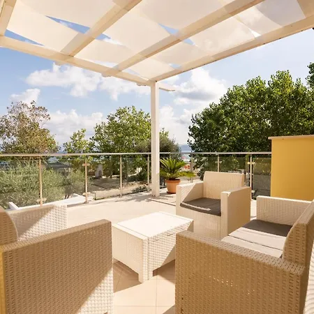 Hotel Baia Di Trainiti 3*