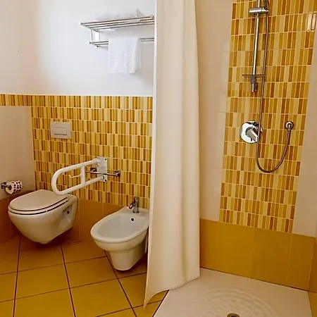 Отель Baia Di Trainiti
