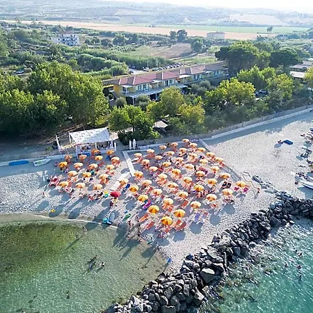 Отель Baia Di Trainiti