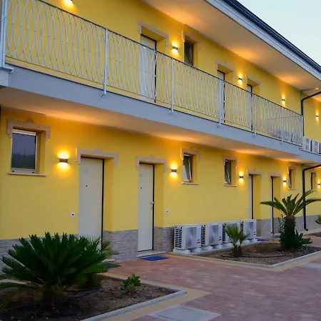 拜亚迪特拉尼缇酒店