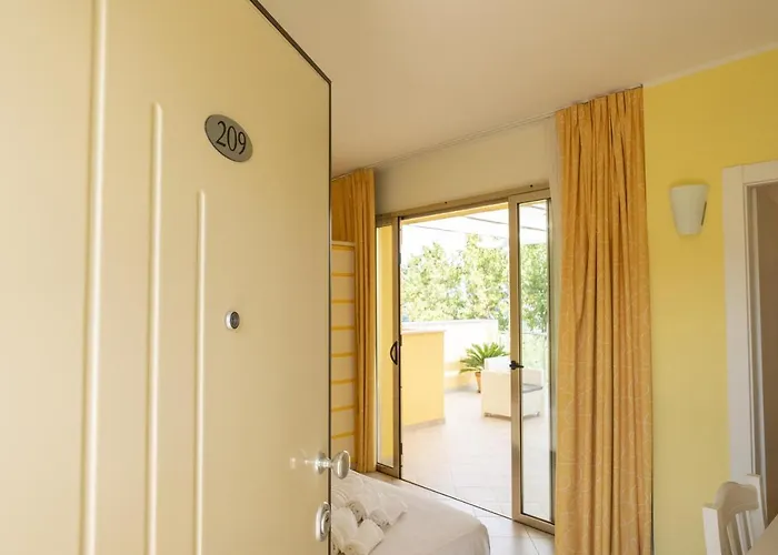 拜亚迪特拉尼缇酒店 酒店