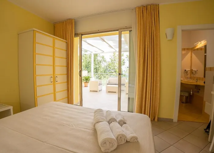 Otel Baia Di Trainiti