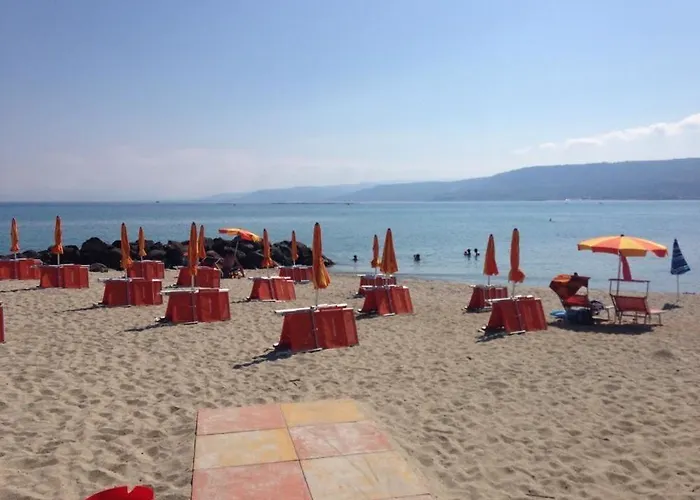 拜亚迪特拉尼缇酒店 3*