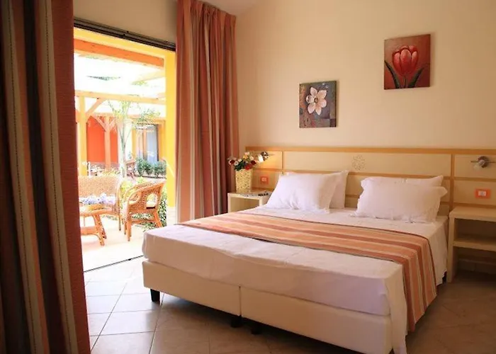 Otel Baia Di Trainiti 3*